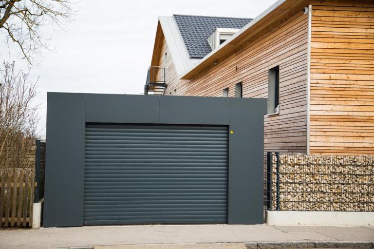 Nos conseils pour bien choisir une porte de garage à Bischwiller